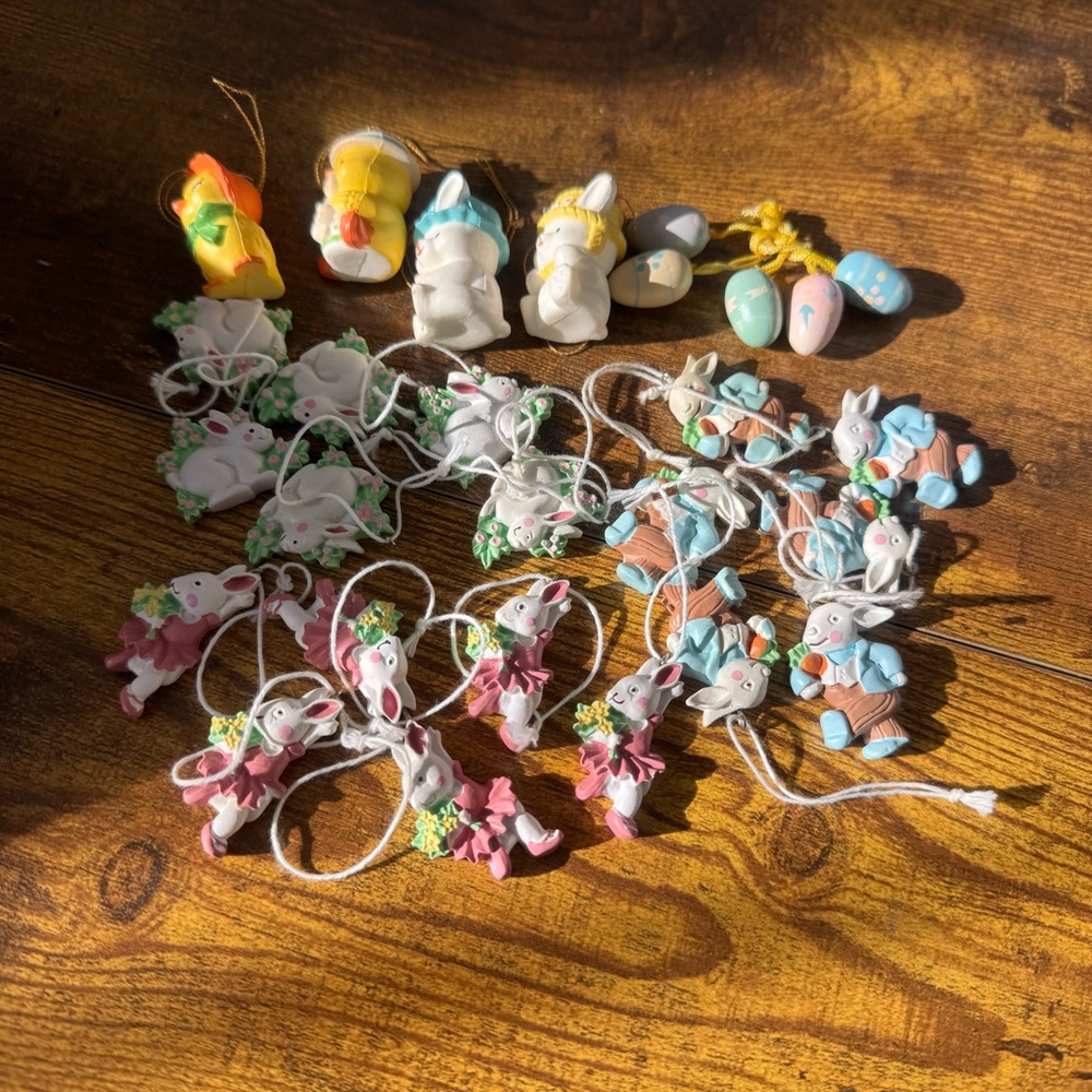 Lot Of 27‎ Mini Easter Bunny Ornaments Hanging Resin Rabbits Eggs Decor